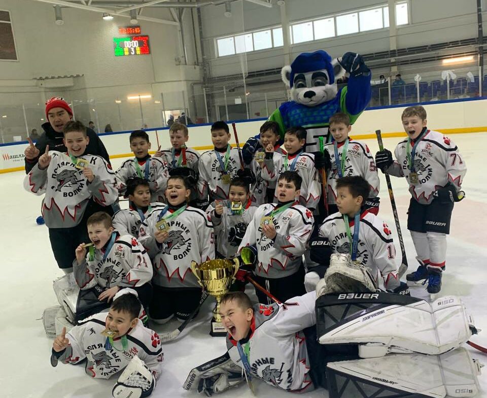 Юные хоккеисты из Якутска стали победителями турнира в Новосибирске