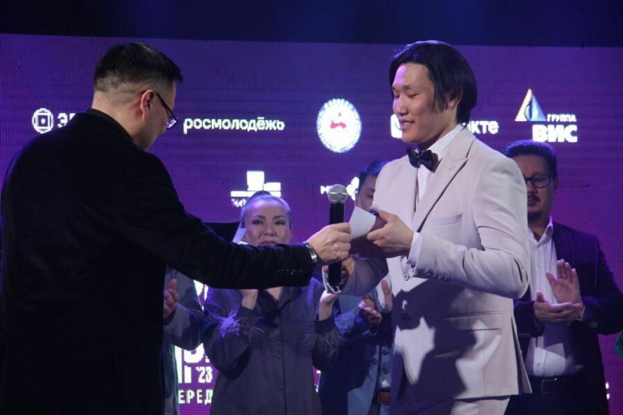 «Муус устар-2023»: обладателем Гран-при вокального конкурса «СулуСТАР» стал Павел Николаев