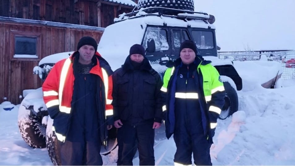 В Якутии полицейские спасли мужчин, пропавших в тундре четыре дня назад