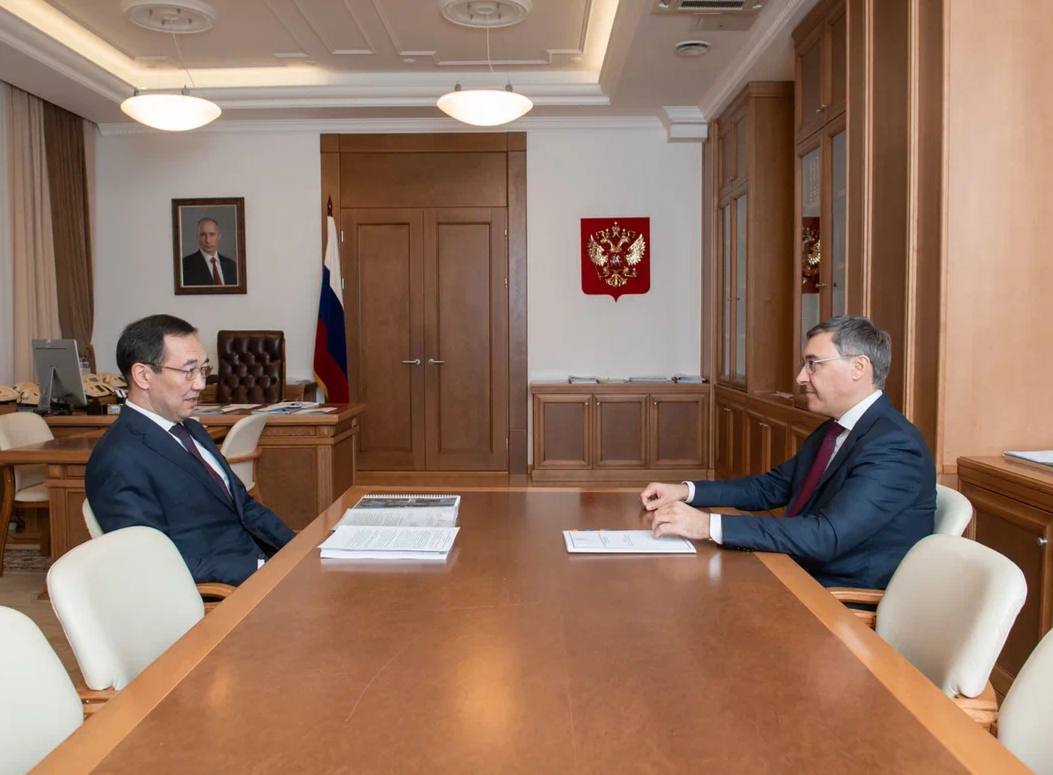 Глава Якутии провёл встречу с министром науки и высшего образования России