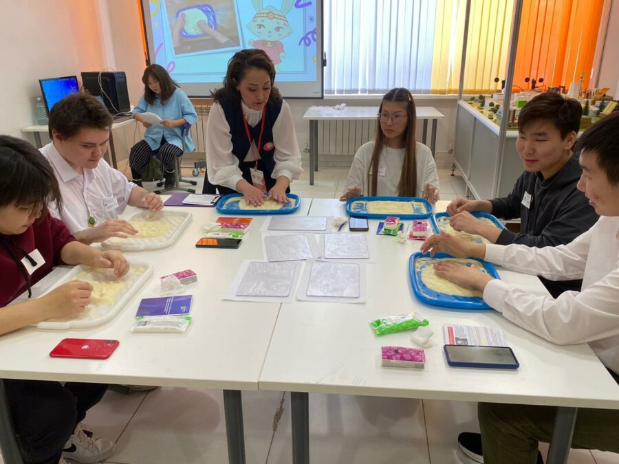 В Якутске проходит региональный конкурс «Сердце отдаю детям»