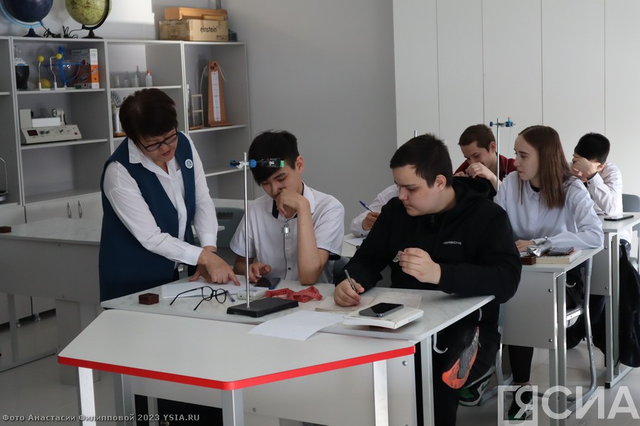 Якутских школьников начнут обучать профессиям веб-дизайнера и медбрата