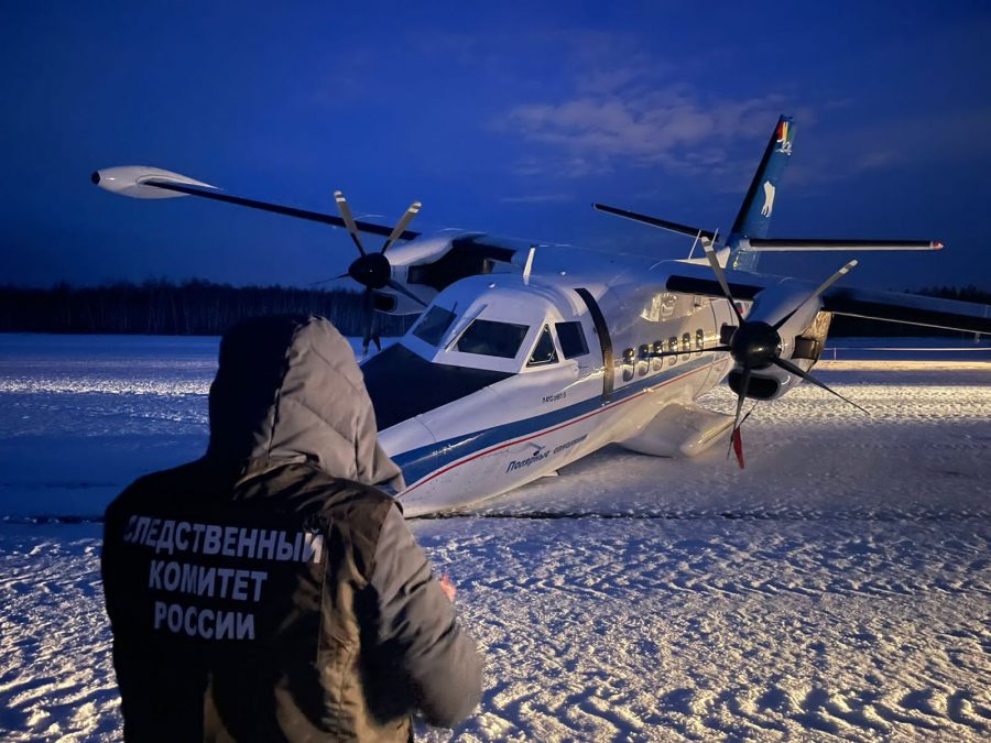 В Якутии во время взлета у самолета надломилась передняя стойка шасси