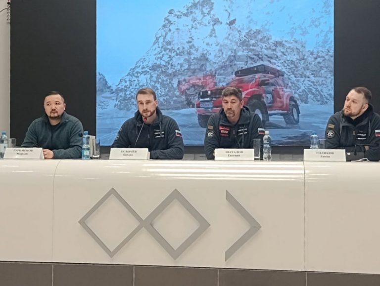 Богдан булычев путешественник