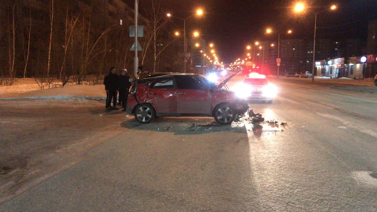 В центре Якутска пьяная девушка перевернула авто — ЯСИА