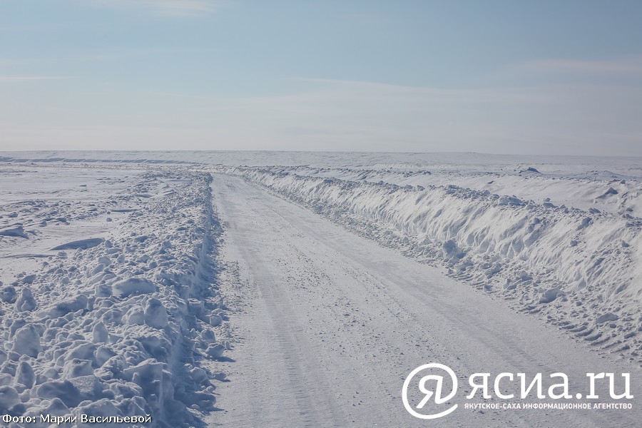 С сентября ведется обустройство ледовой переправы Хатассы - Павловск в Якутии