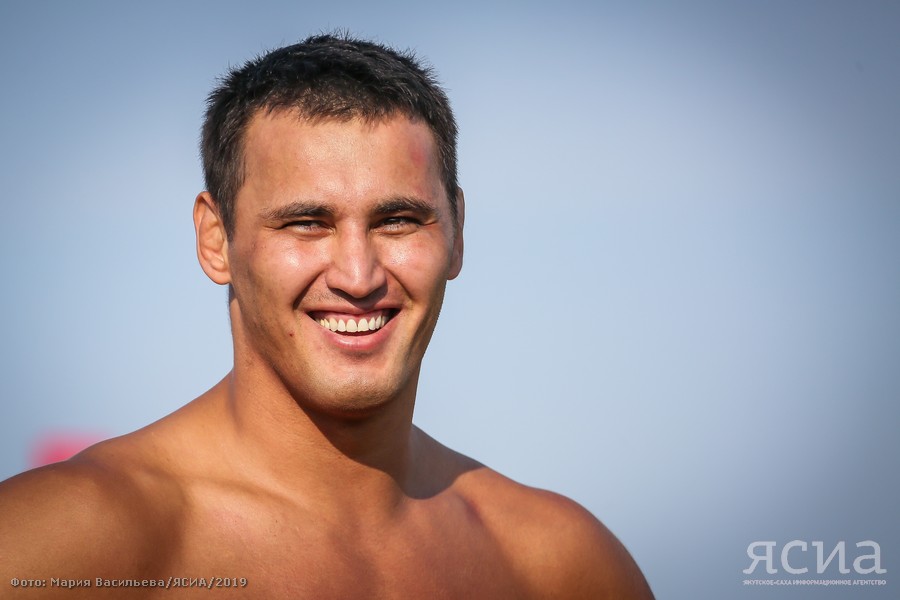Якутский борец Айаал Лазарев одержал первую победу на Азиатских играх