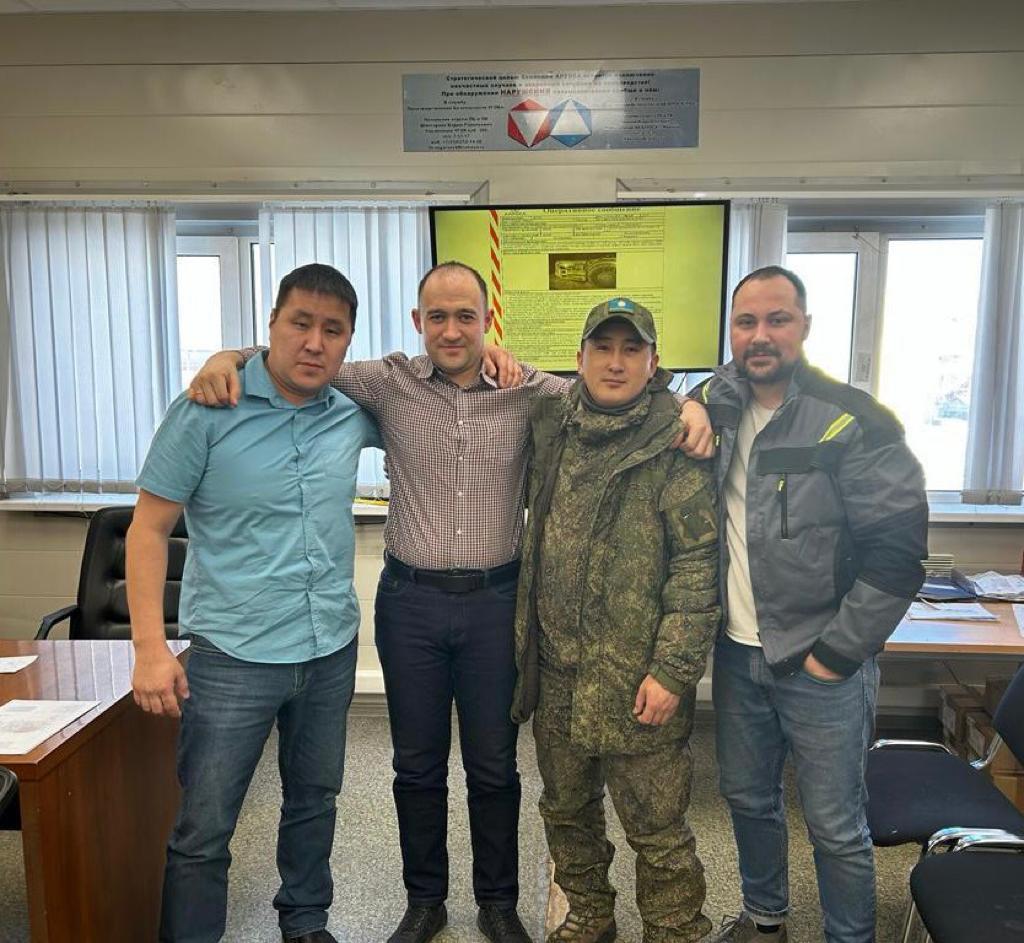 Александр Кузьмин с коллегами
Фото предоставлено героем публикации