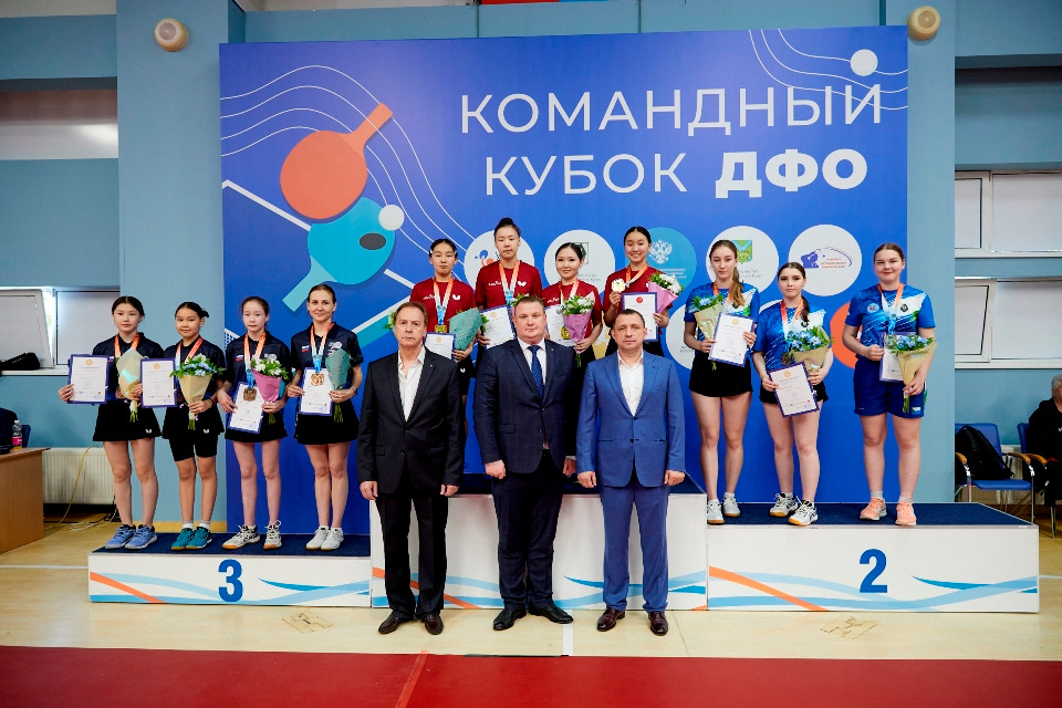 Женская сборная Якутии заняла первое место на Кубке Дальнего Востока по настольному теннису