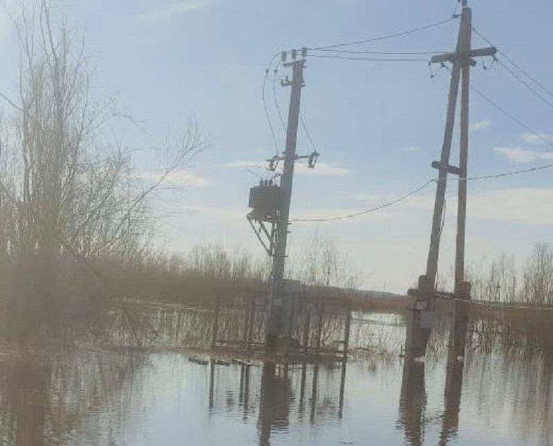 В Якутске из-за подтопления Даркылаха отключили участок ЛЭП и трансформаторные подстанции