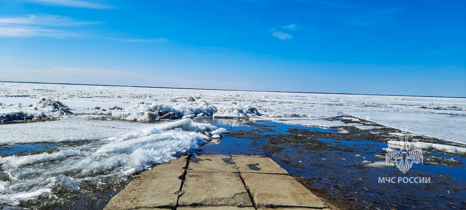 Спад воды продолжается на реках Якутии