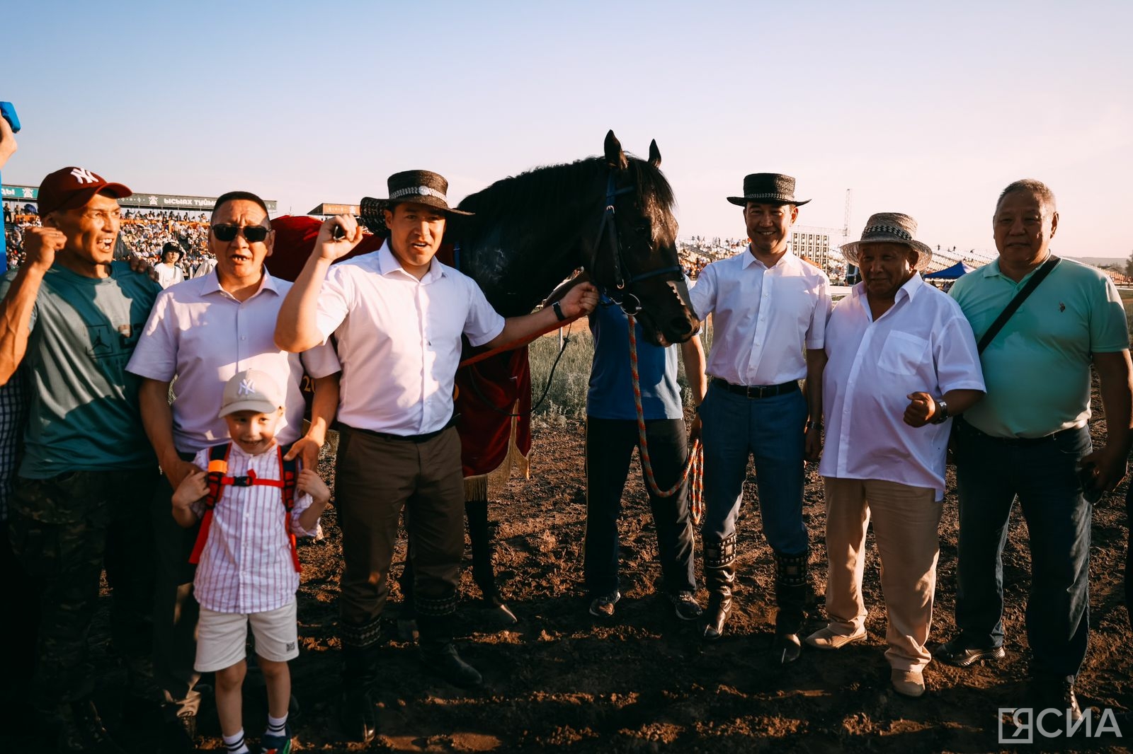 Конь из Амгинского района стал победителем скачек на призы главы Якутии