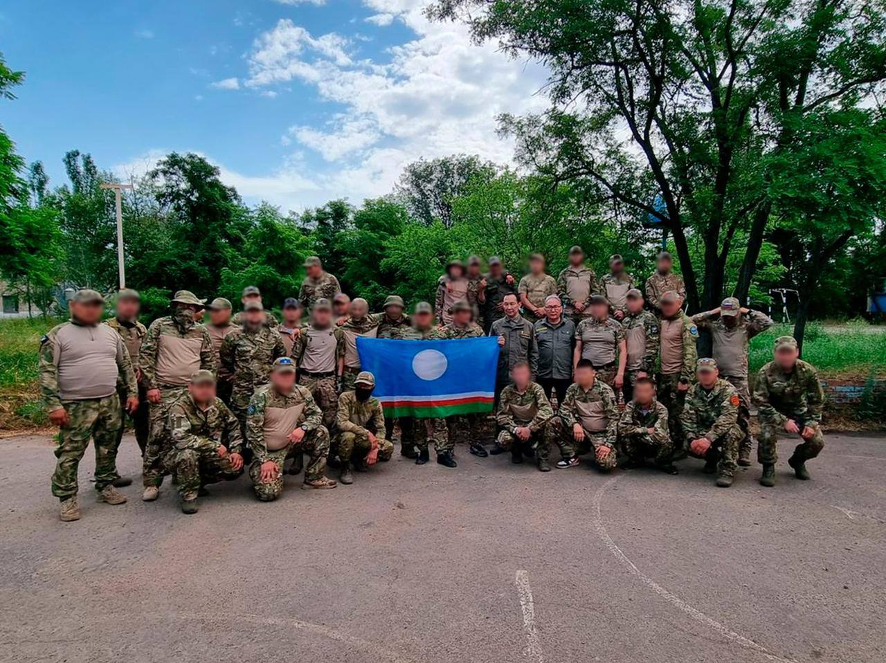 Айсен Николаев посетил военные части в зоне СВО, где служат якутяне