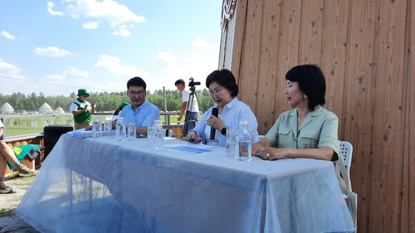 Круглый стол с участием министра образования и науки Якутии состоялся в Чурапче