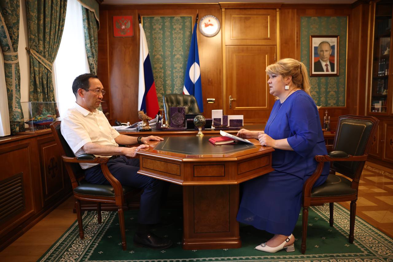 Встречу с зампредом Общественной палаты республики провёл глава Якутии