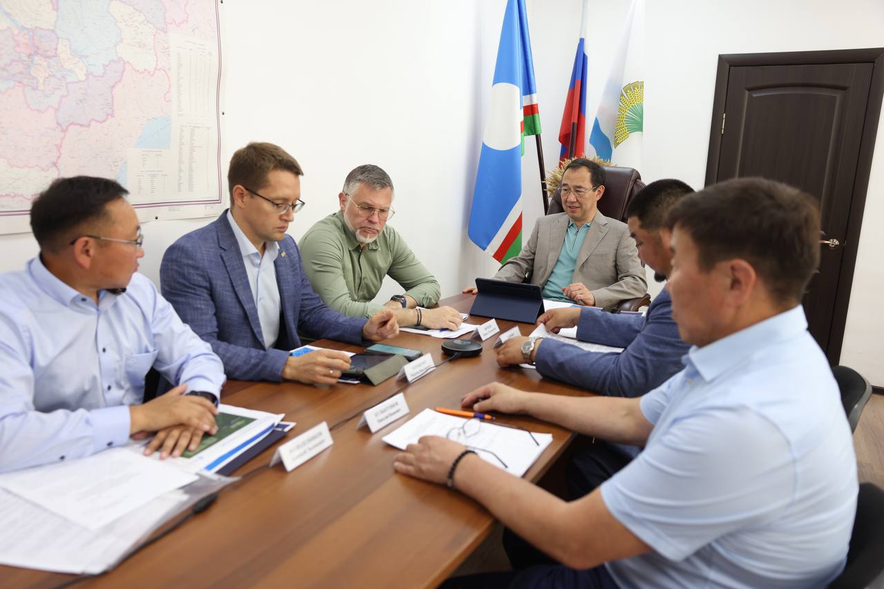 Айсен Николаев провел совещание по вопросам газификации Южной Якутии