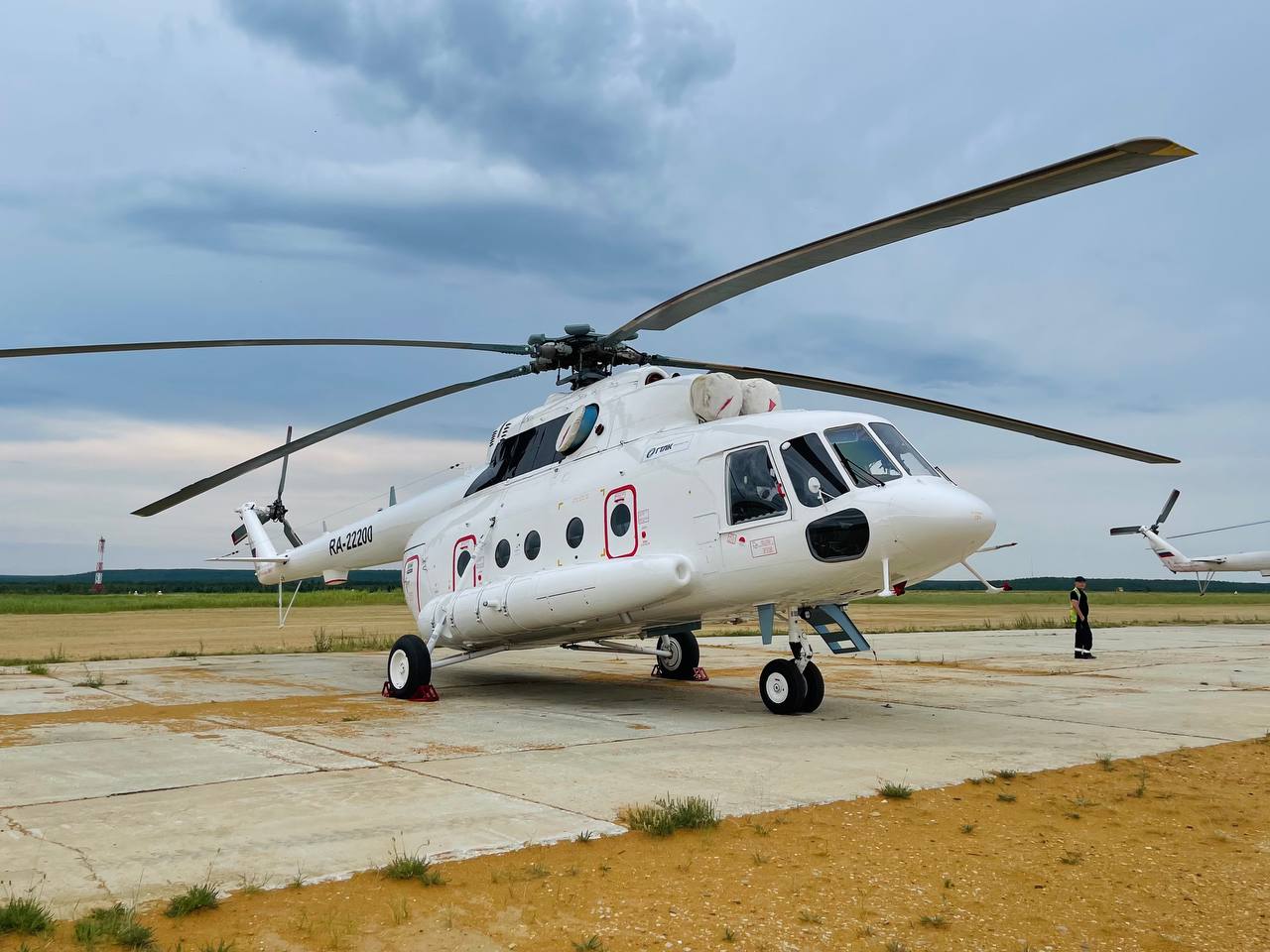 Авиапарк «Полярных авиалиний» пополнился двумя новыми вертолётами Ми-8МТВ-1