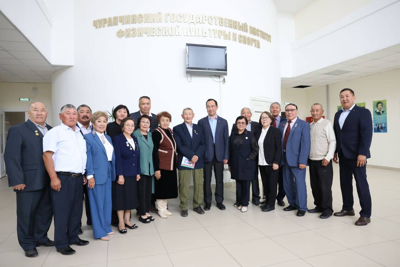 Глава Якутии встретился с почётными гражданами и ветеранами Чурапчинского района