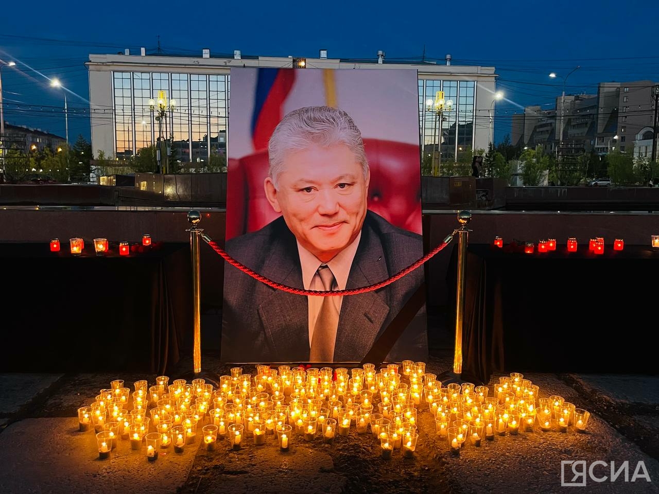 В Якутске почтили память первого президента республики Михаила Николаева