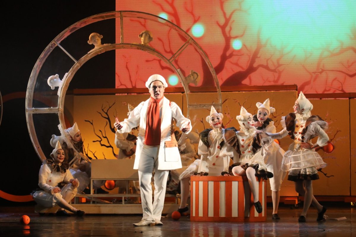 В Якутске представят комедию «Севильский цирюльник» на итальянском языке