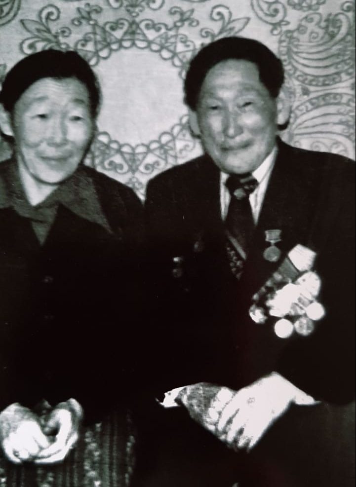 Пётр Егорович Погодаев с супругой Марфой Михайловной. Фото из семейного архива Погодаевых