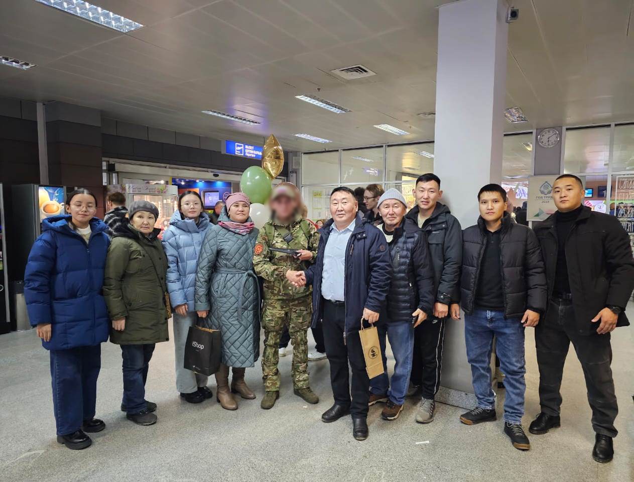 В аэропорту Якутска встретили участника специальной военной операции