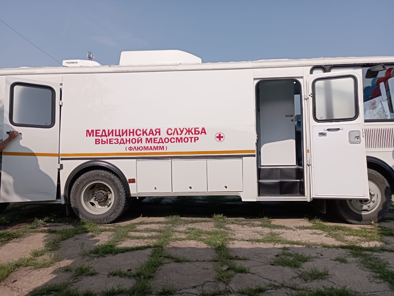 Амгинской и Чурапчинской ЦРБ передали мобильные медицинские комплексы
