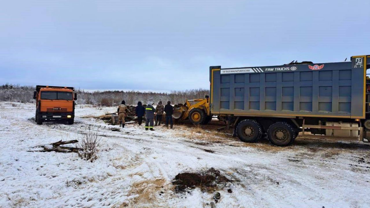 В Нюрбинском районе собрали 100 прицепов старых досок — ЯСИА