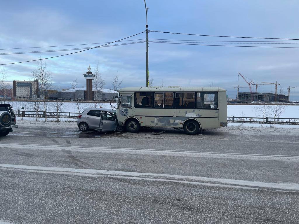Стали известны подробности ДТП с маршрутным автобусом в Якутске