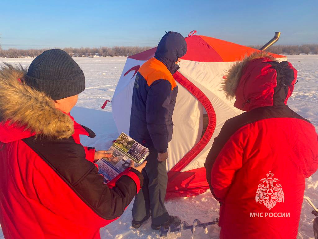 В Якутии продолжается Месячник безопасности людей на водных объектах в зимний период