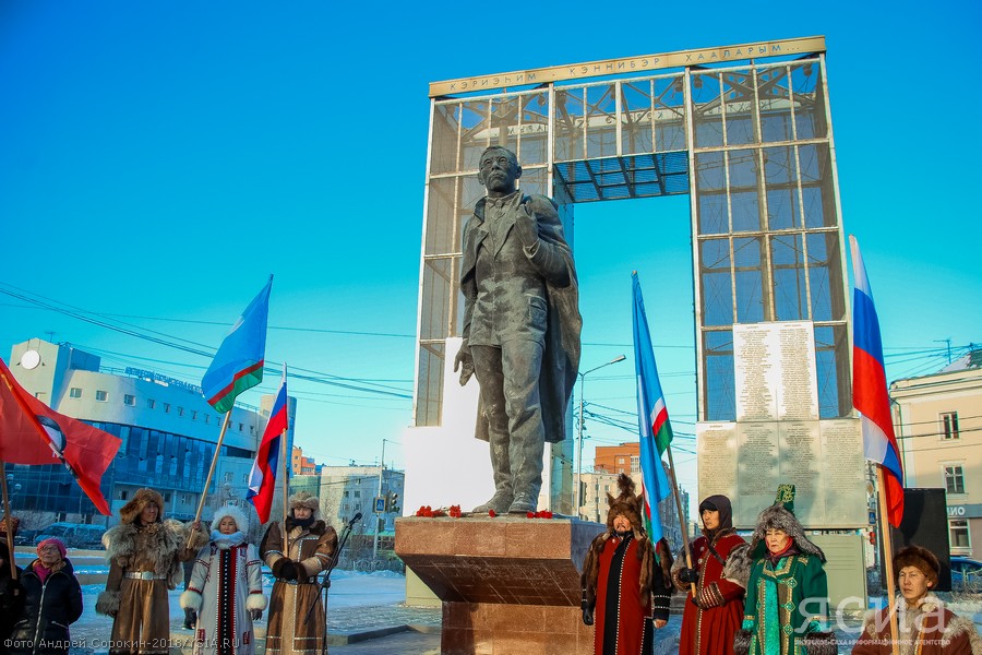 Уголовное дело возбудили после подлога при ремонте памятника Ойунскому в Якутске 