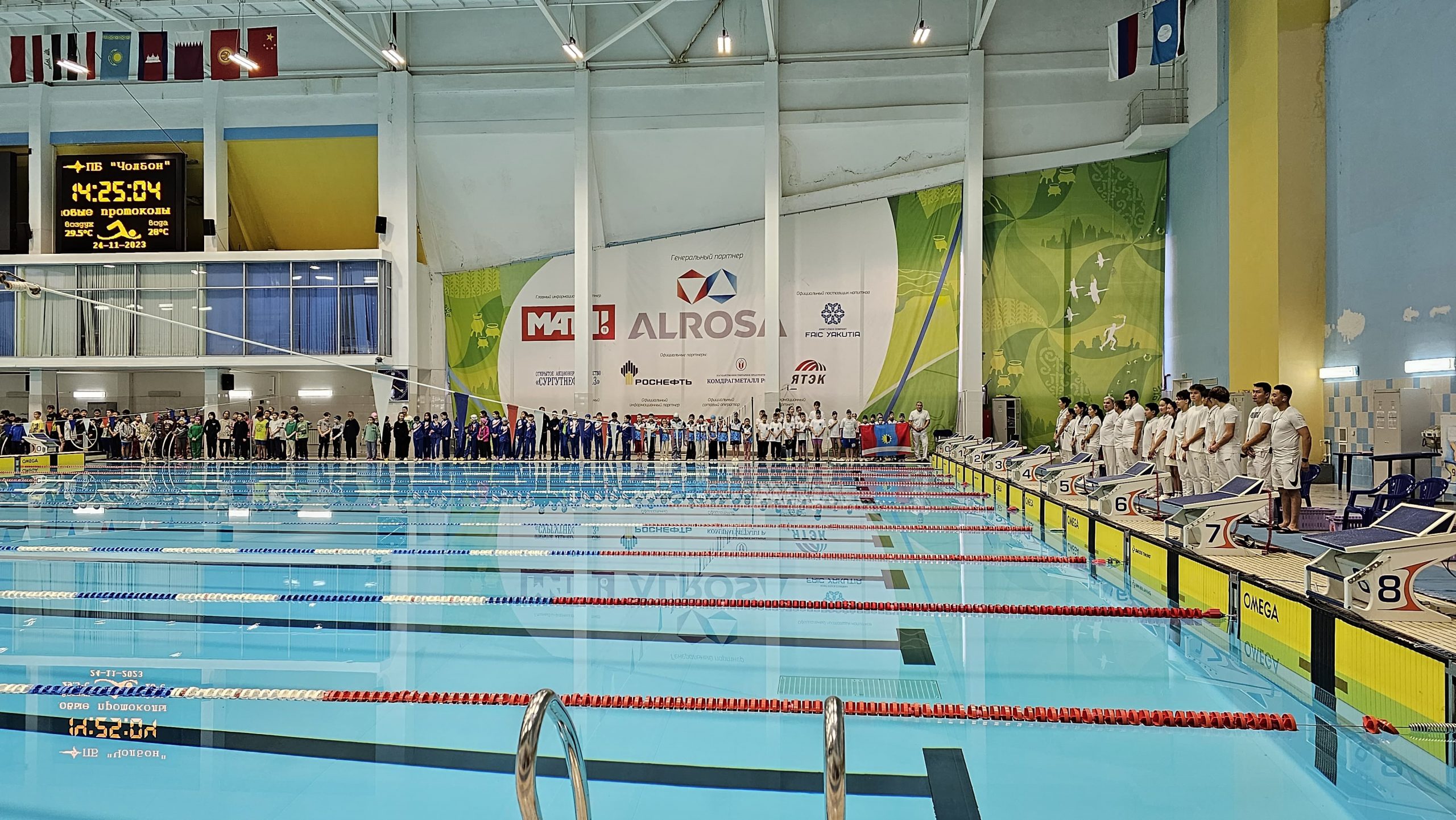 150 юных пловцов вышли на старт соревнований «Олимпийские надежды» в Якутии