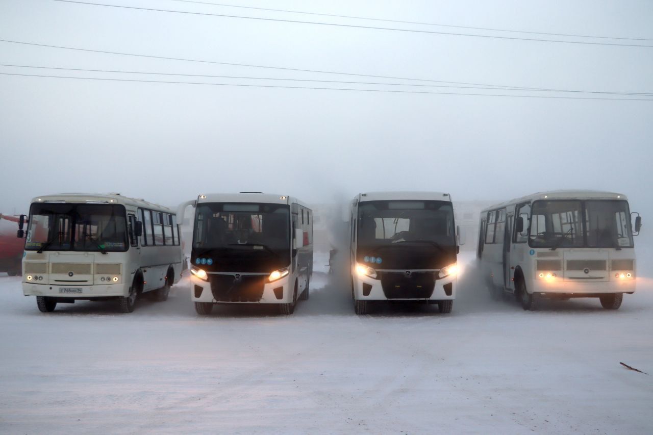 В Ленск доставили новые пассажирские автобусы