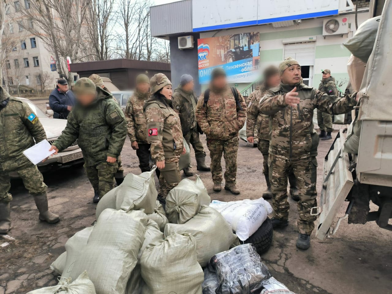 В Якутии продолжат работу по дополнительному обеспечению снаряжением бойцов на зоне СВО