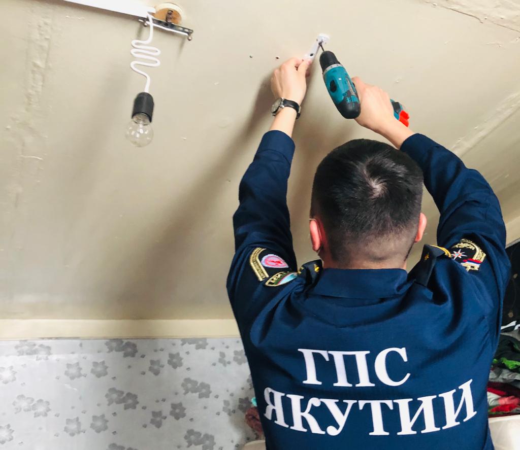 Дымовые извещатели установили в домах более 4000 семей Якутии в 2023 году