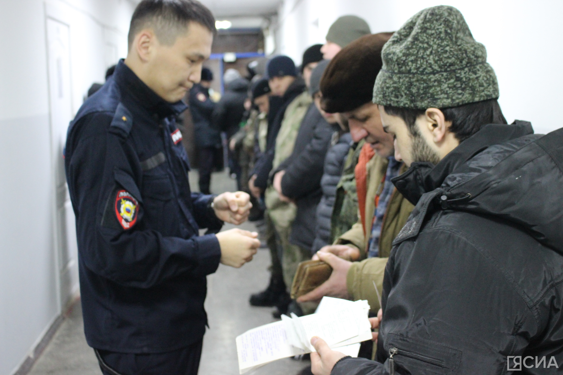 В Якутске проводят массовые проверки мигрантов