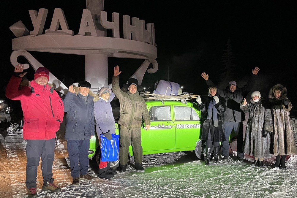 Известные блогеры, путешествующие по Якутии на стареньком «Москвиче», добрались до Удачного