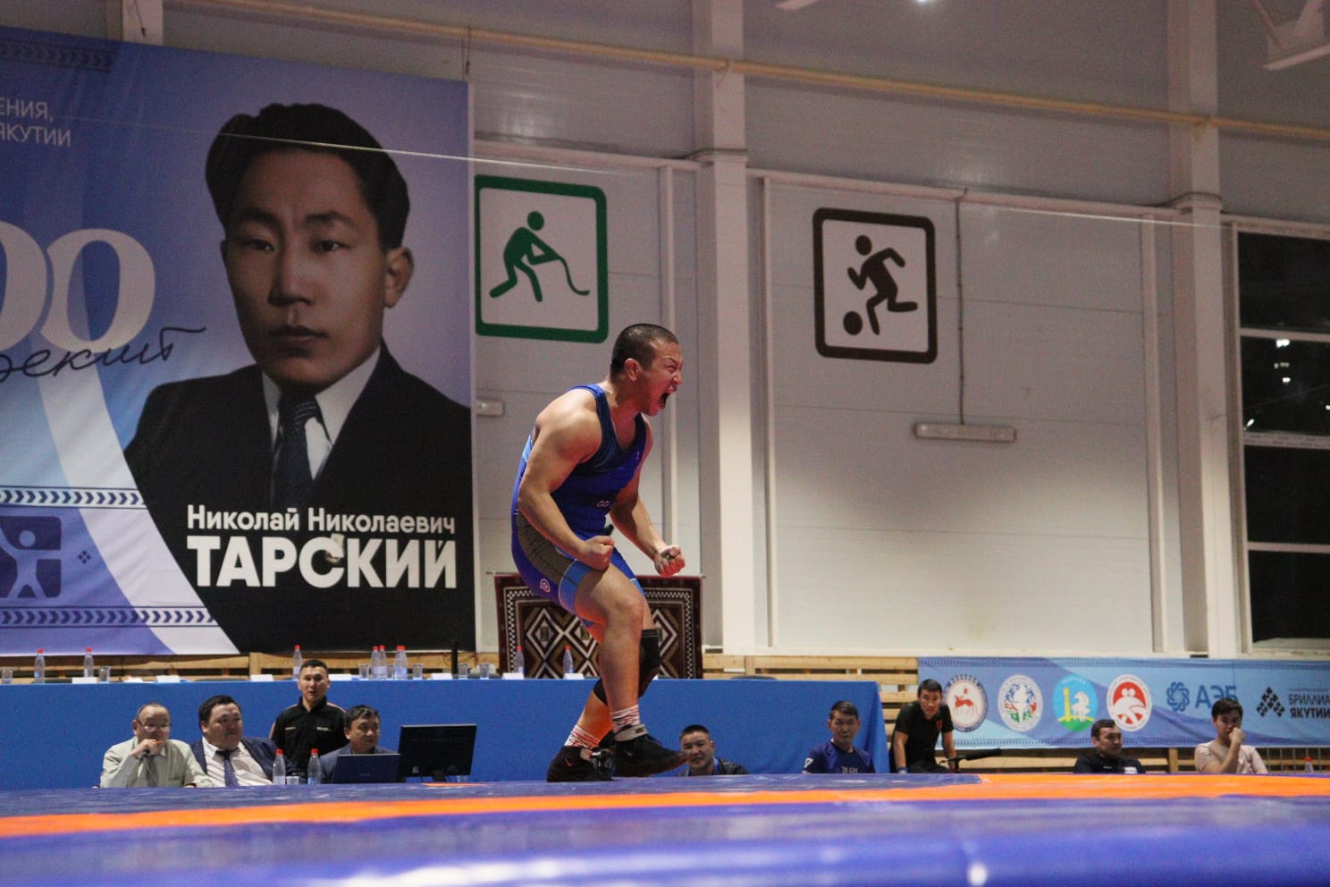 Определены все финальные пары чемпионата Якутии по вольной борьбе