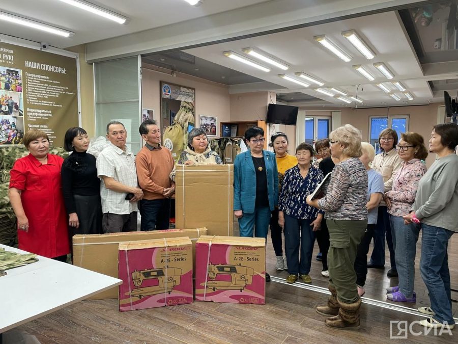 Волонтерскому швейному цеху в Якутске подарили дополнительное оборудование