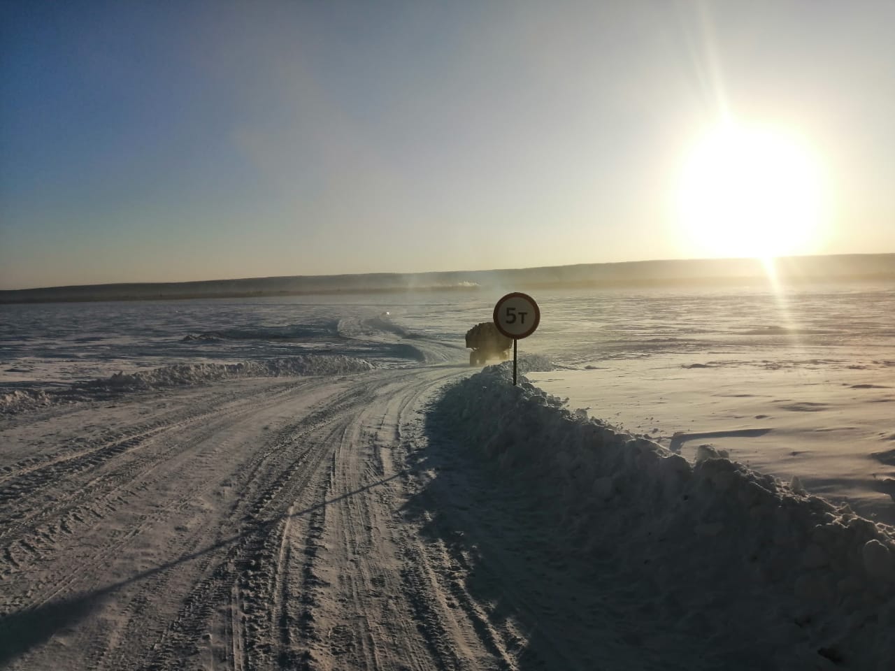 Открыт ледовый автозимник Тит-Ары - Синск в Хангаласском улусе
