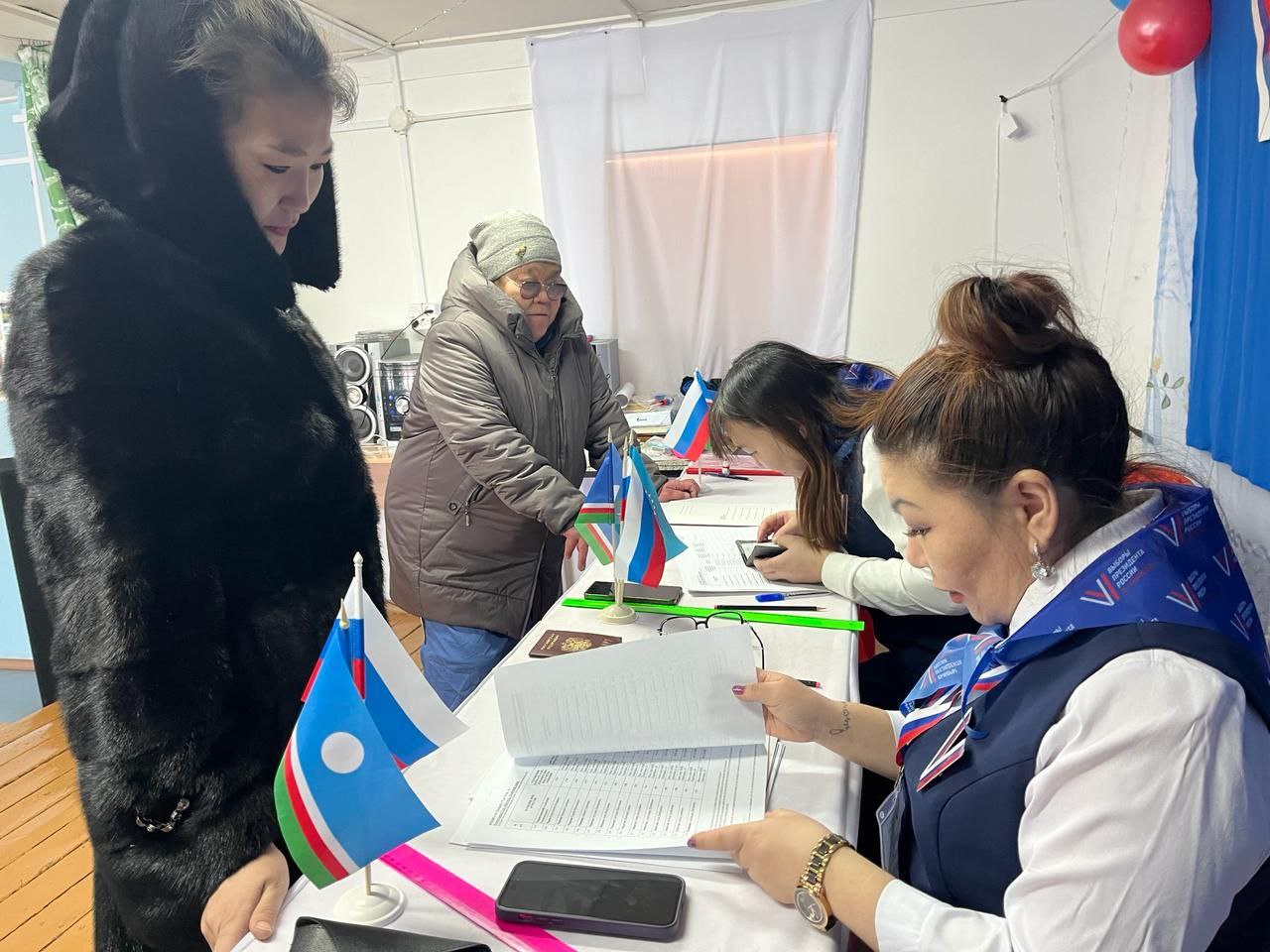 Более 8,5 тысяч избирателей в Якутии досрочно проголосовали на выборах президента РФ