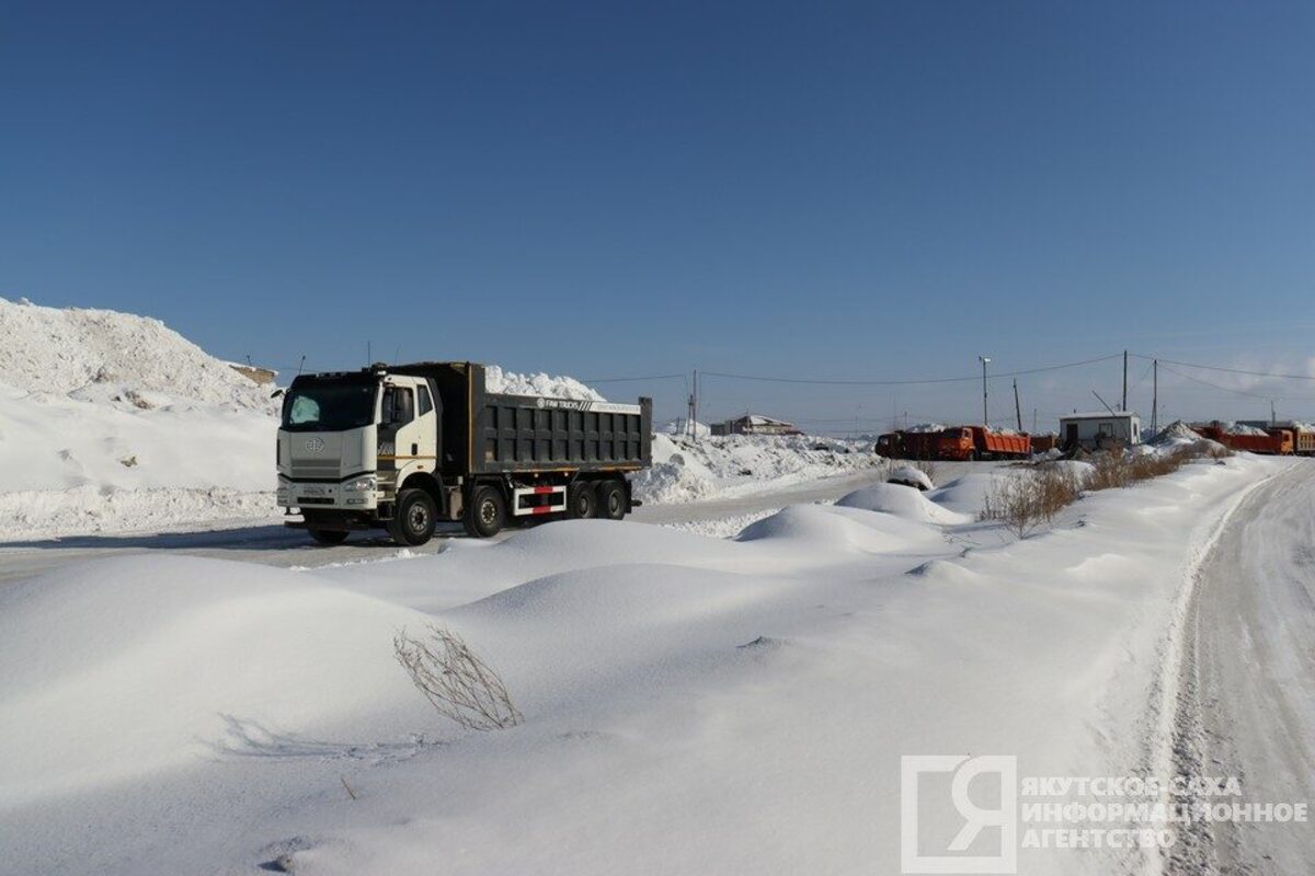 Активные циклоны принесли в Якутию снег и порывистый ветер