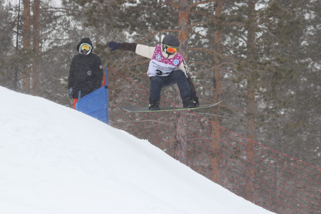 Лучшие сноубордисты выявлены на спартакиаде по зимним видам спорта Якутии