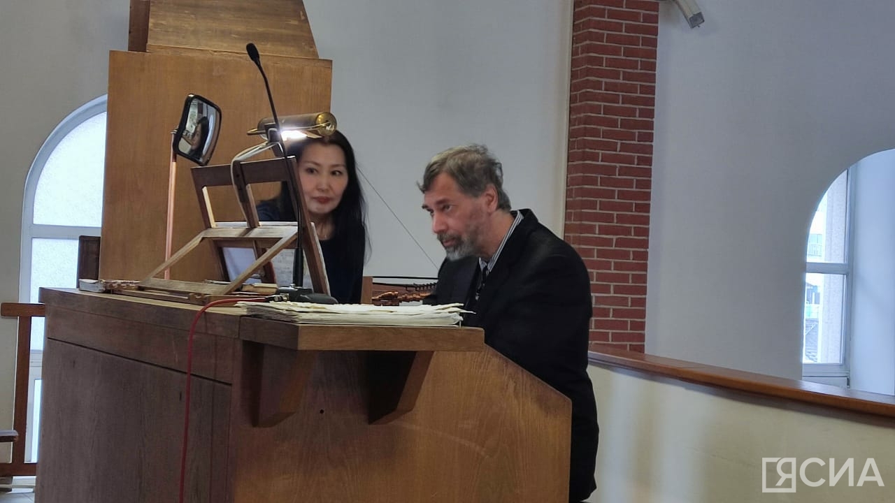 Видео: профессор Санкт-Петербургской консерватории Даниэль Зарецкий дал органный концерт в Якутске