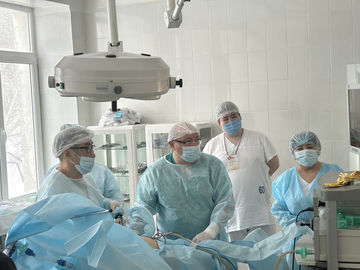 Бригады мобильного хирургического центра в трех районах Якутии провели 72 операции