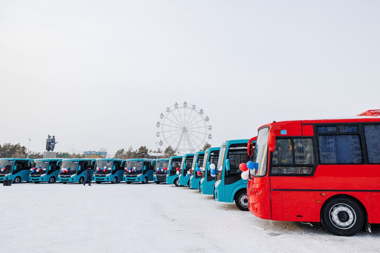 Новые автобусы получили 11 районов Якутии