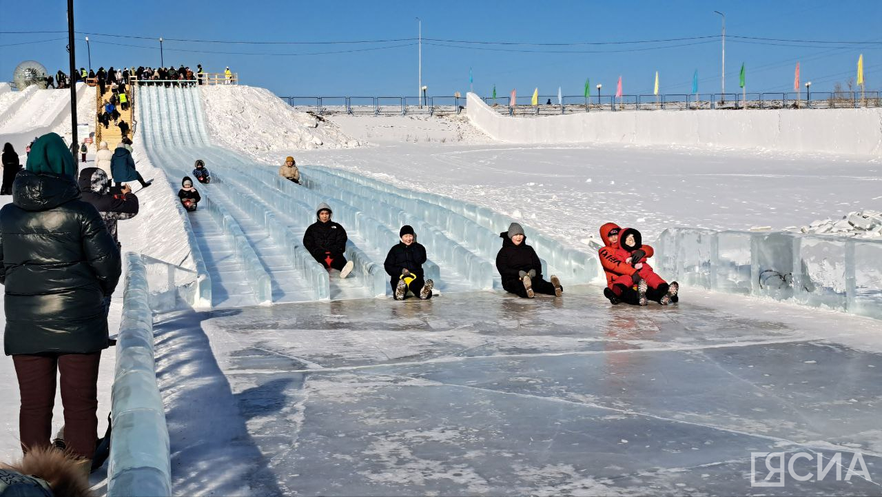 Ледяные и снежные скульптуры, горки и развлечения: что посмотреть в ледовом парке Якутска