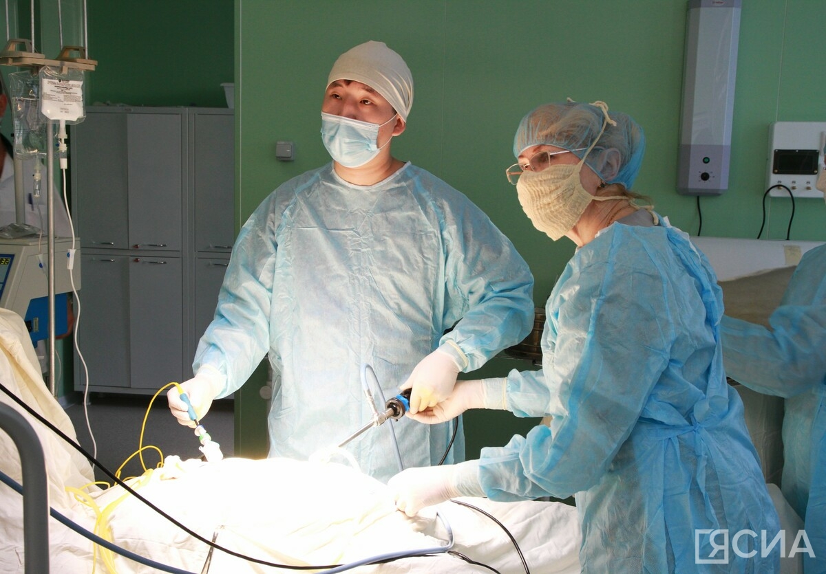 Хирурги из Якутии провели более ста операций в Докучаевске ДНР