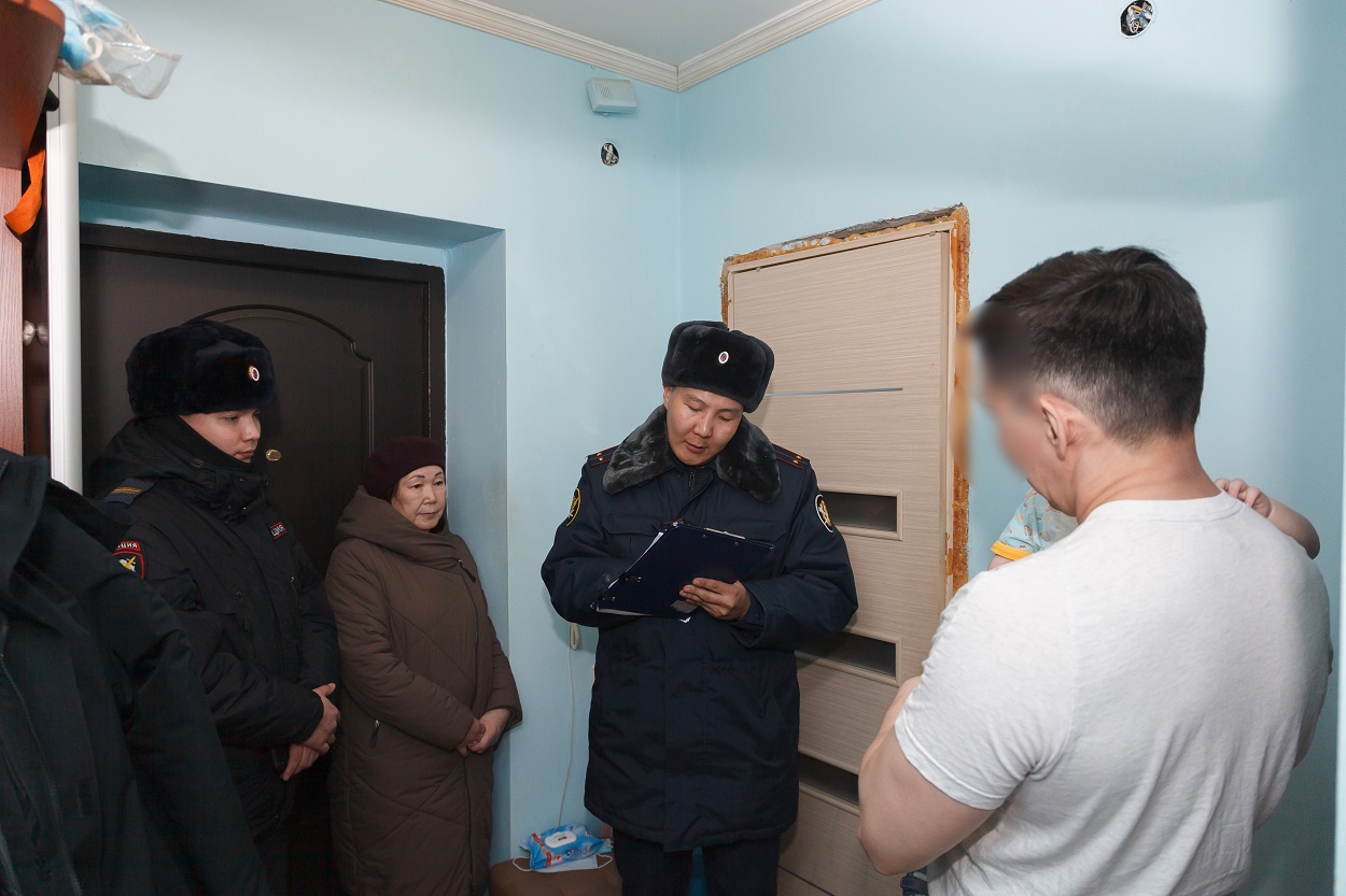 Более 450 семей осужденных проверили правоохранительные органы в Якутии