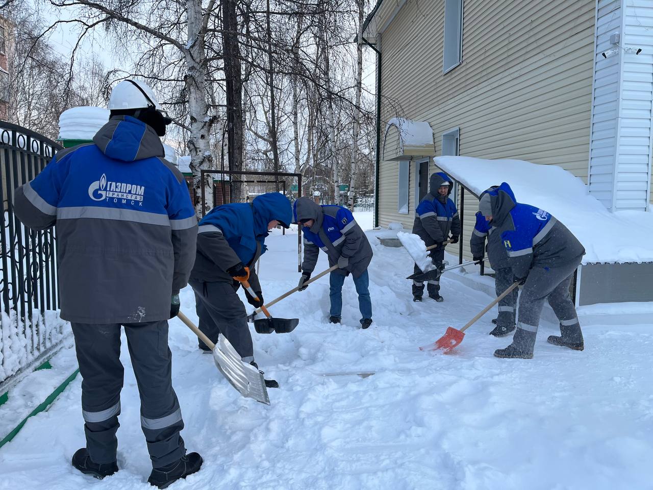 В Якутии газовики помогли в борьбе со снежной стихией